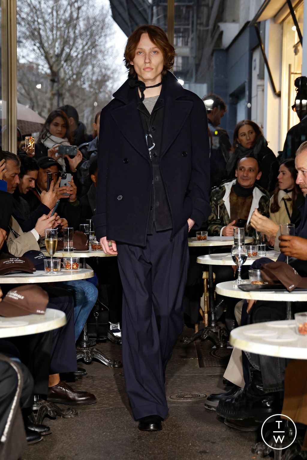 Fashion Week Paris Fall/Winter 2025 look 1 de la collection Officine Générale menswear
