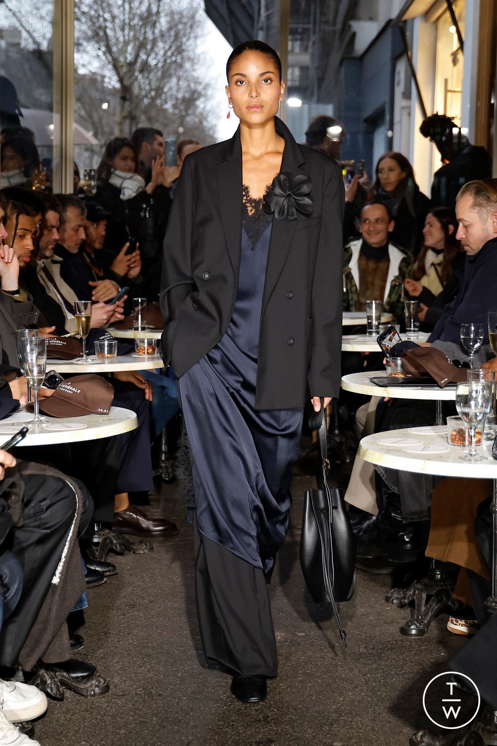 Fashion Week Paris Fall/Winter 2025 look 6 de la collection Officine Générale menswear