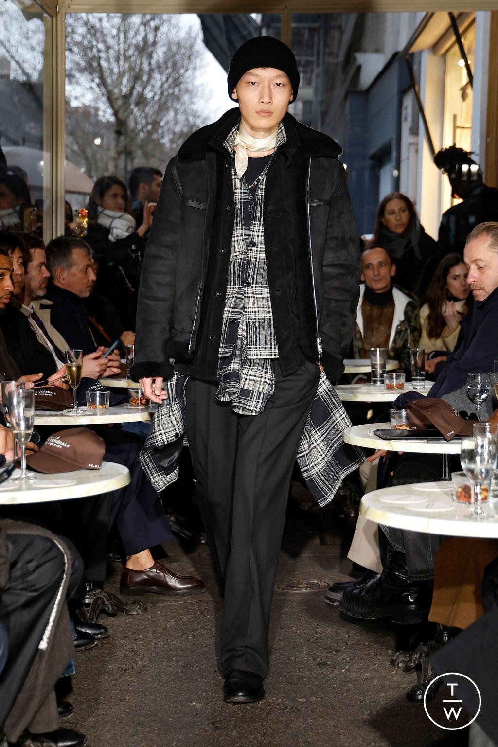Fashion Week Paris Fall/Winter 2025 look 8 from the Officine Générale collection menswear