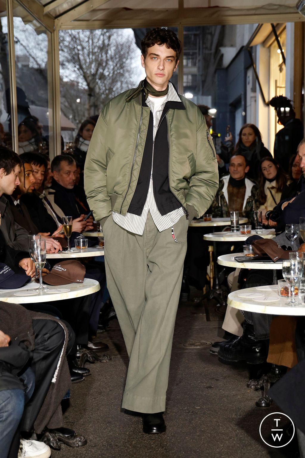 Fashion Week Paris Fall/Winter 2025 look 9 from the Officine Générale collection menswear