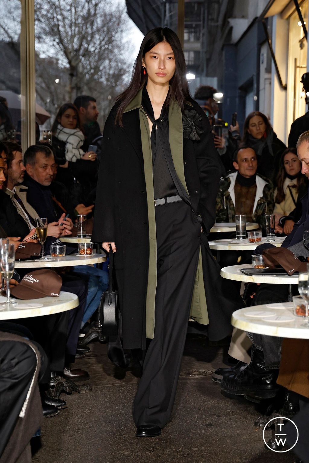 Fashion Week Paris Fall/Winter 2025 look 11 from the Officine Générale collection menswear