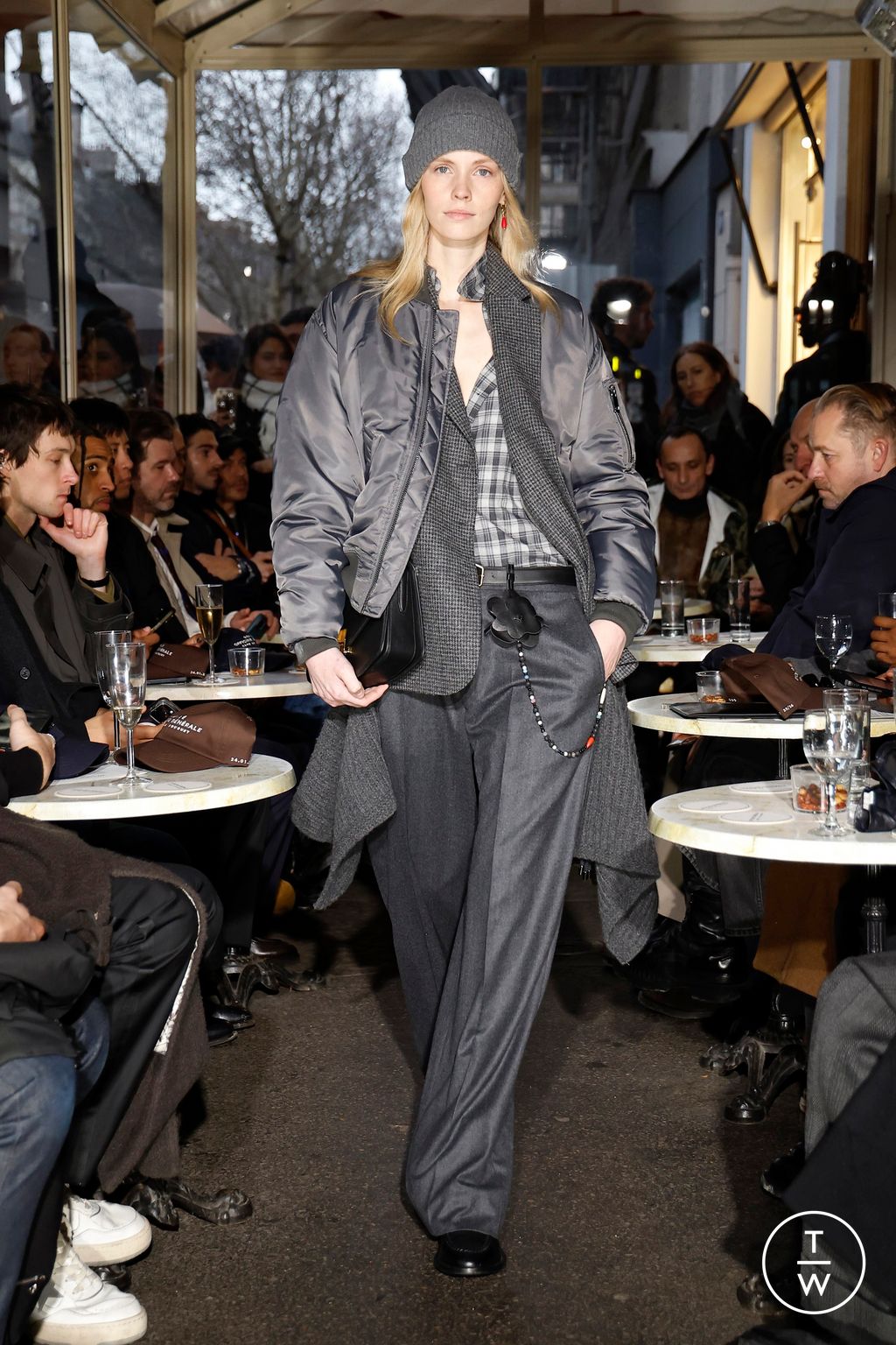 Fashion Week Paris Fall/Winter 2025 look 17 de la collection Officine Générale menswear