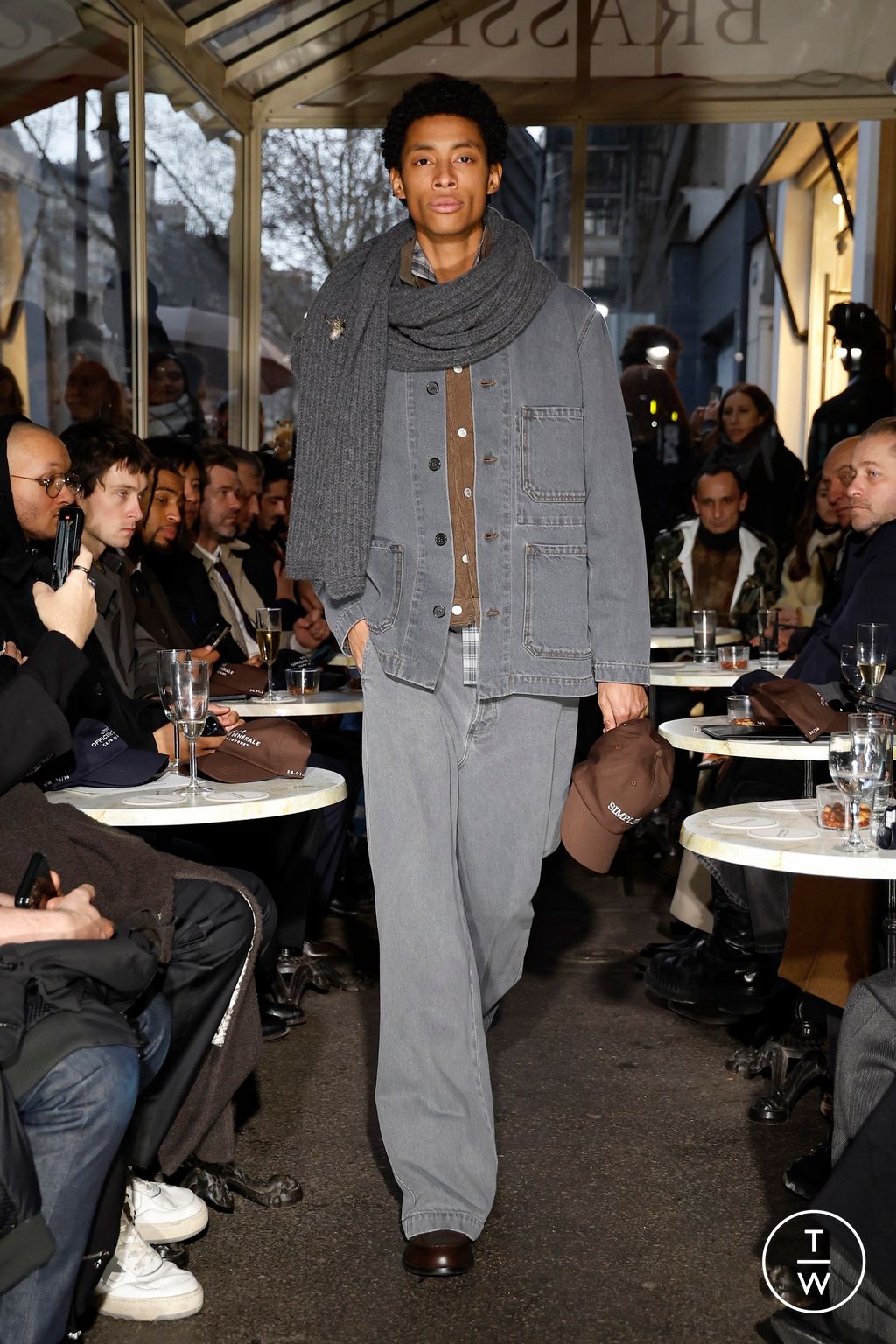Fashion Week Paris Fall/Winter 2025 look 19 from the Officine Générale collection 男装