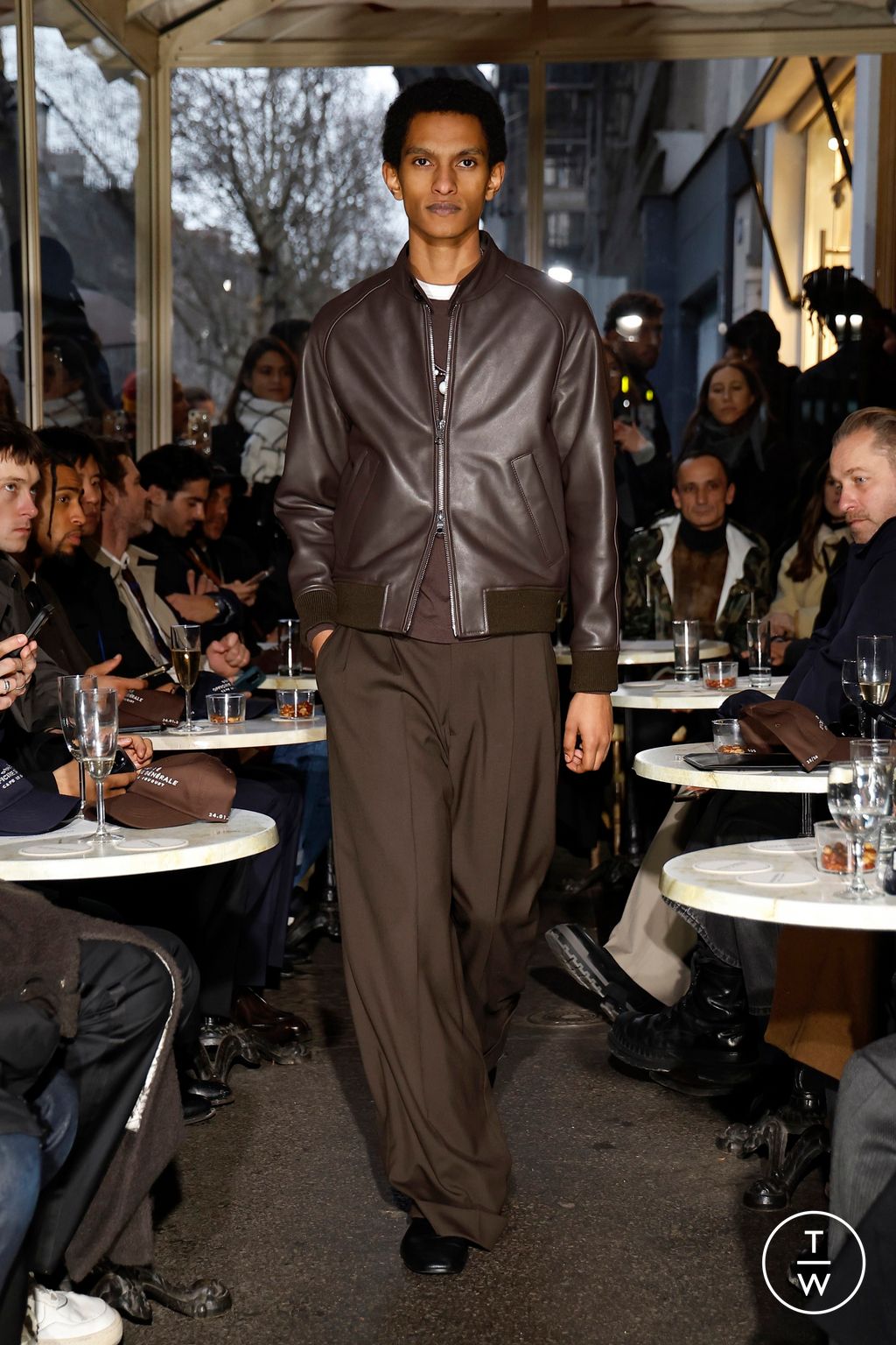 Fashion Week Paris Fall/Winter 2025 look 22 de la collection Officine Générale menswear