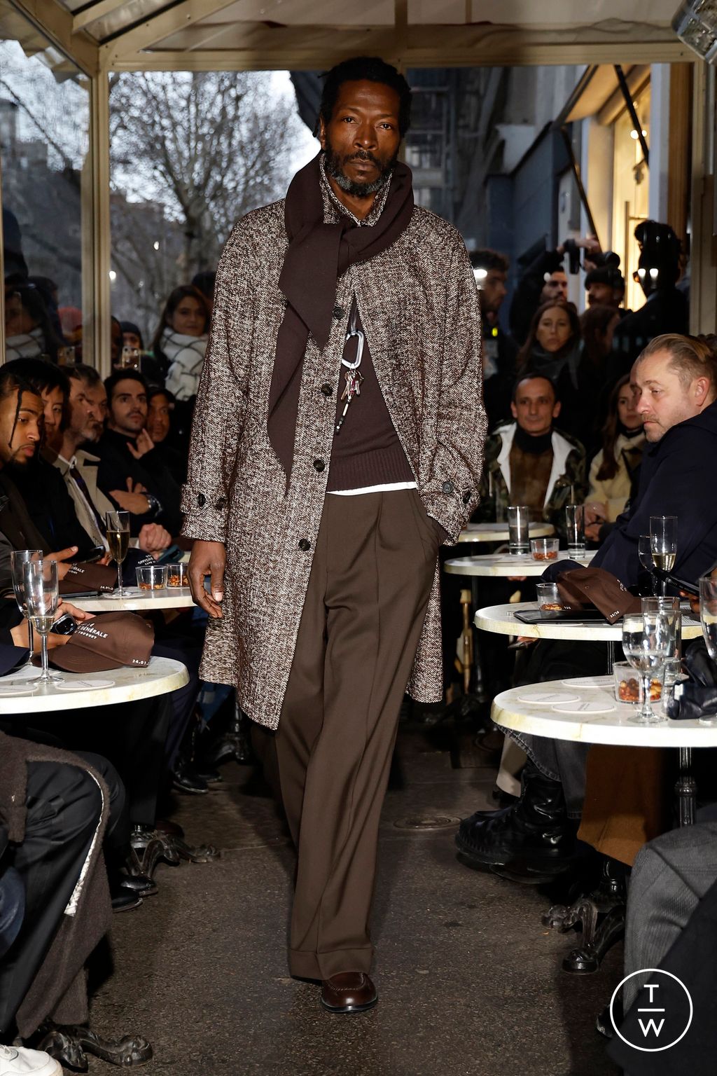 Fashion Week Paris Fall/Winter 2025 look 24 de la collection Officine Générale menswear