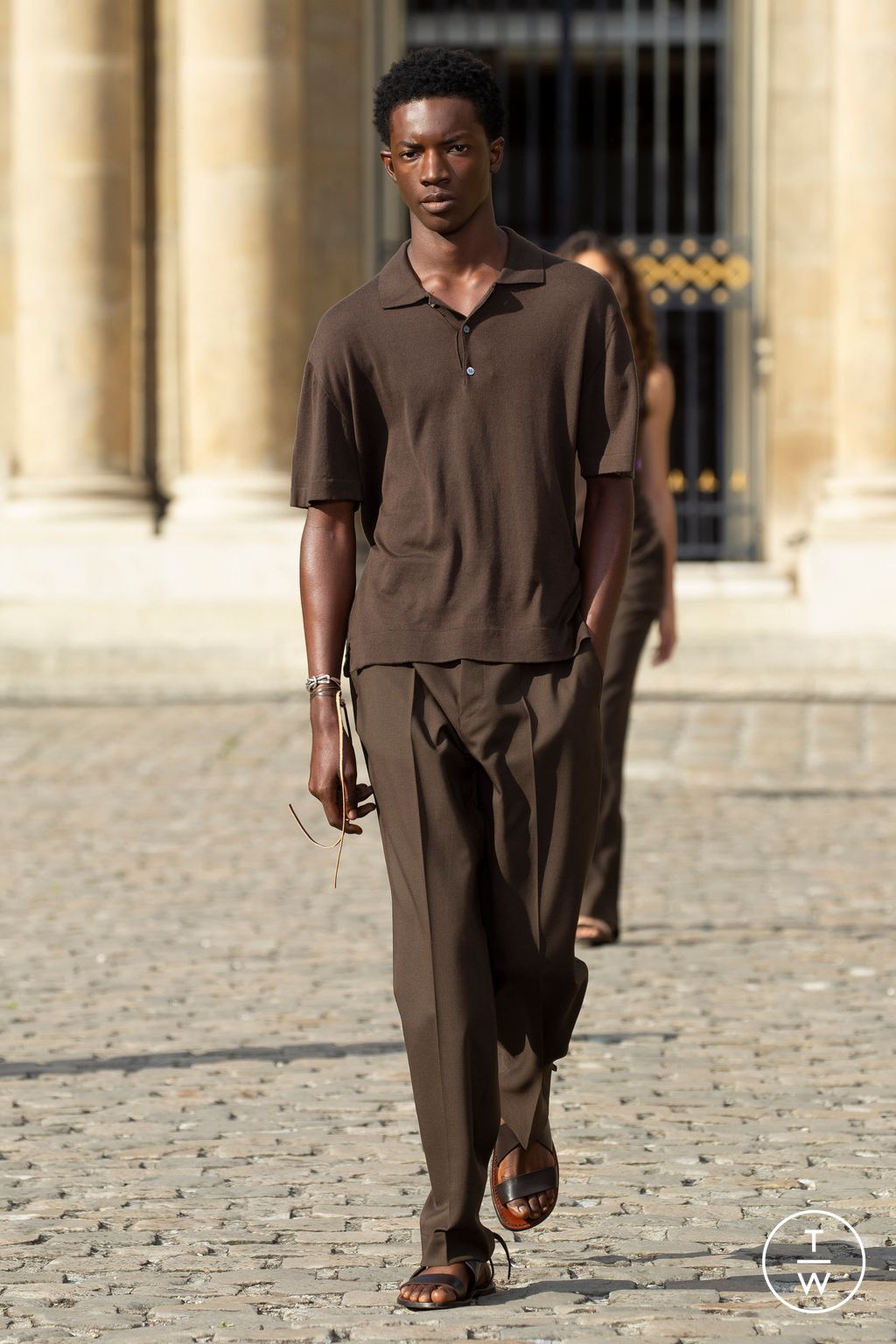 Fashion Week Paris Spring/Summer 2023 look 2 from the Officine Générale collection menswear