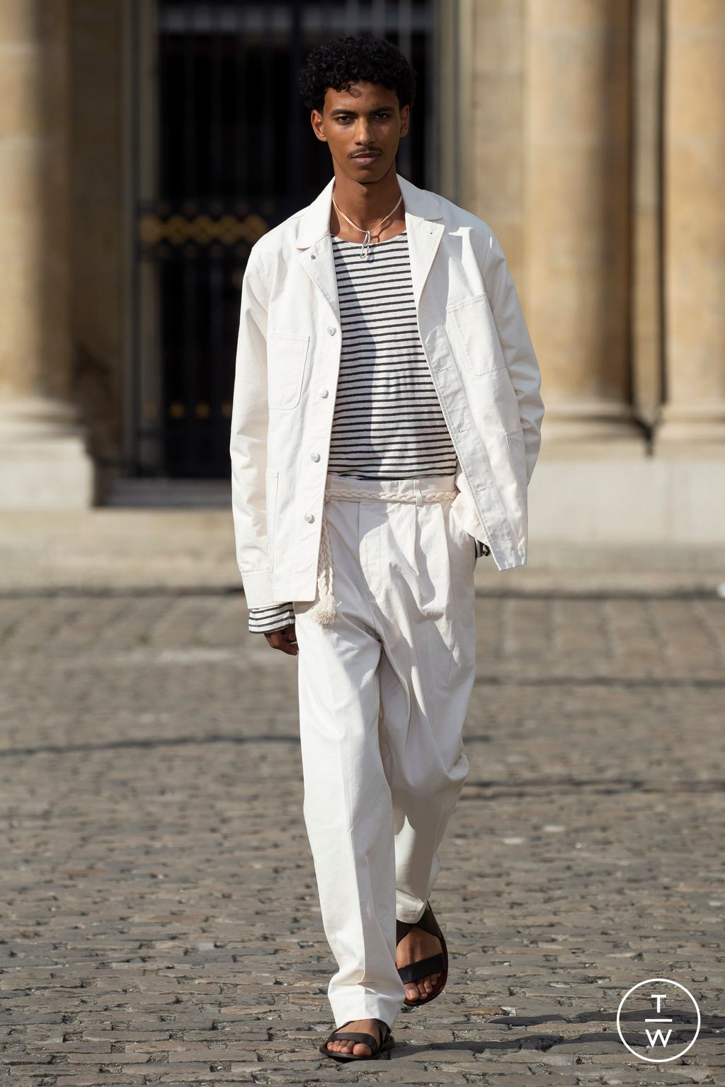Fashion Week Paris Spring/Summer 2023 look 17 from the Officine Générale collection 男装
