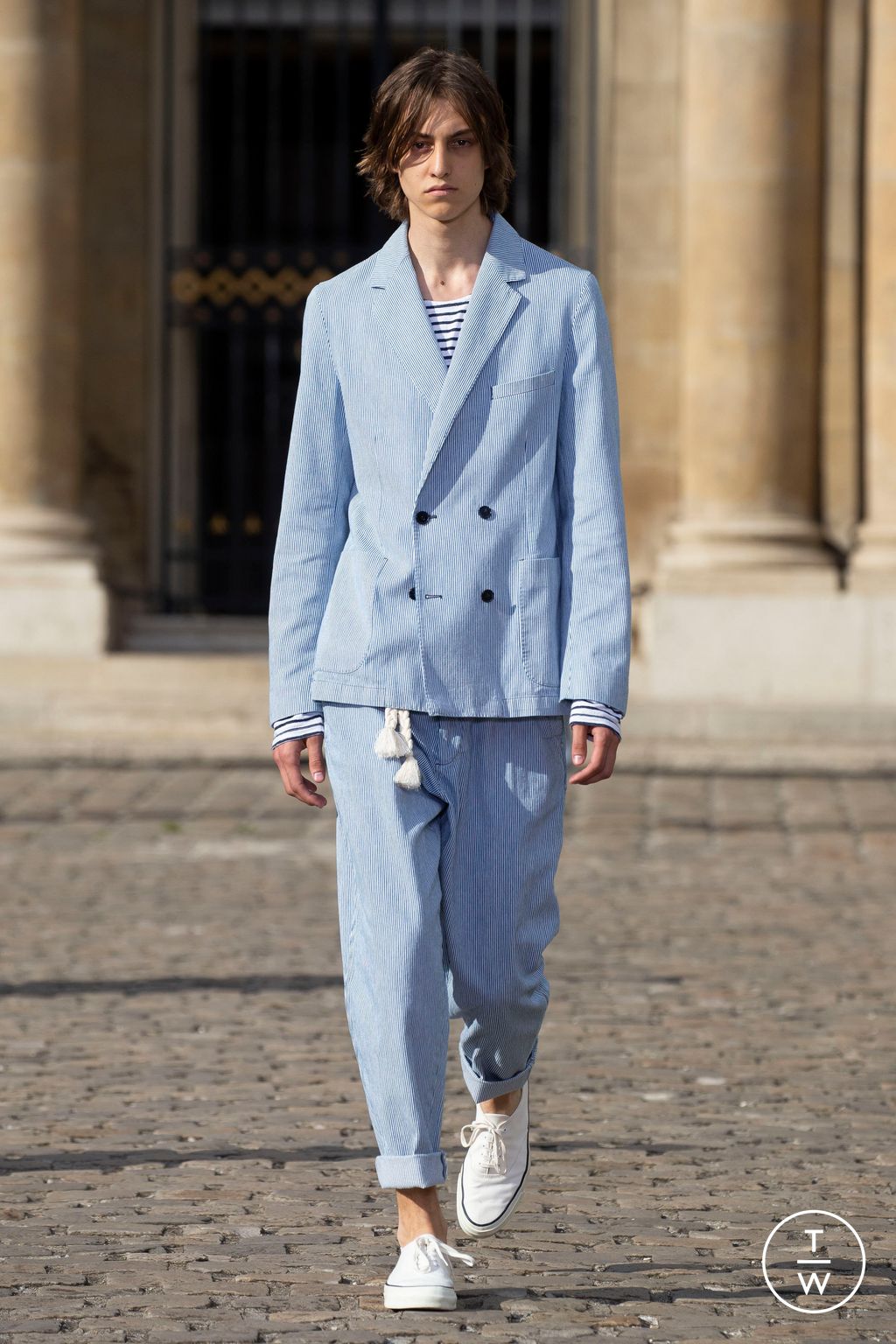 Fashion Week Paris Spring/Summer 2023 look 20 from the Officine Générale collection 男装