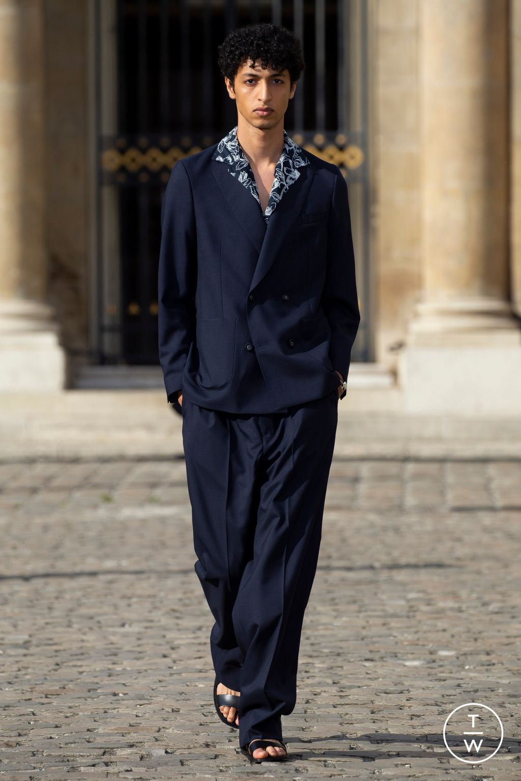 Fashion Week Paris Spring/Summer 2023 look 26 from the Officine Générale collection menswear