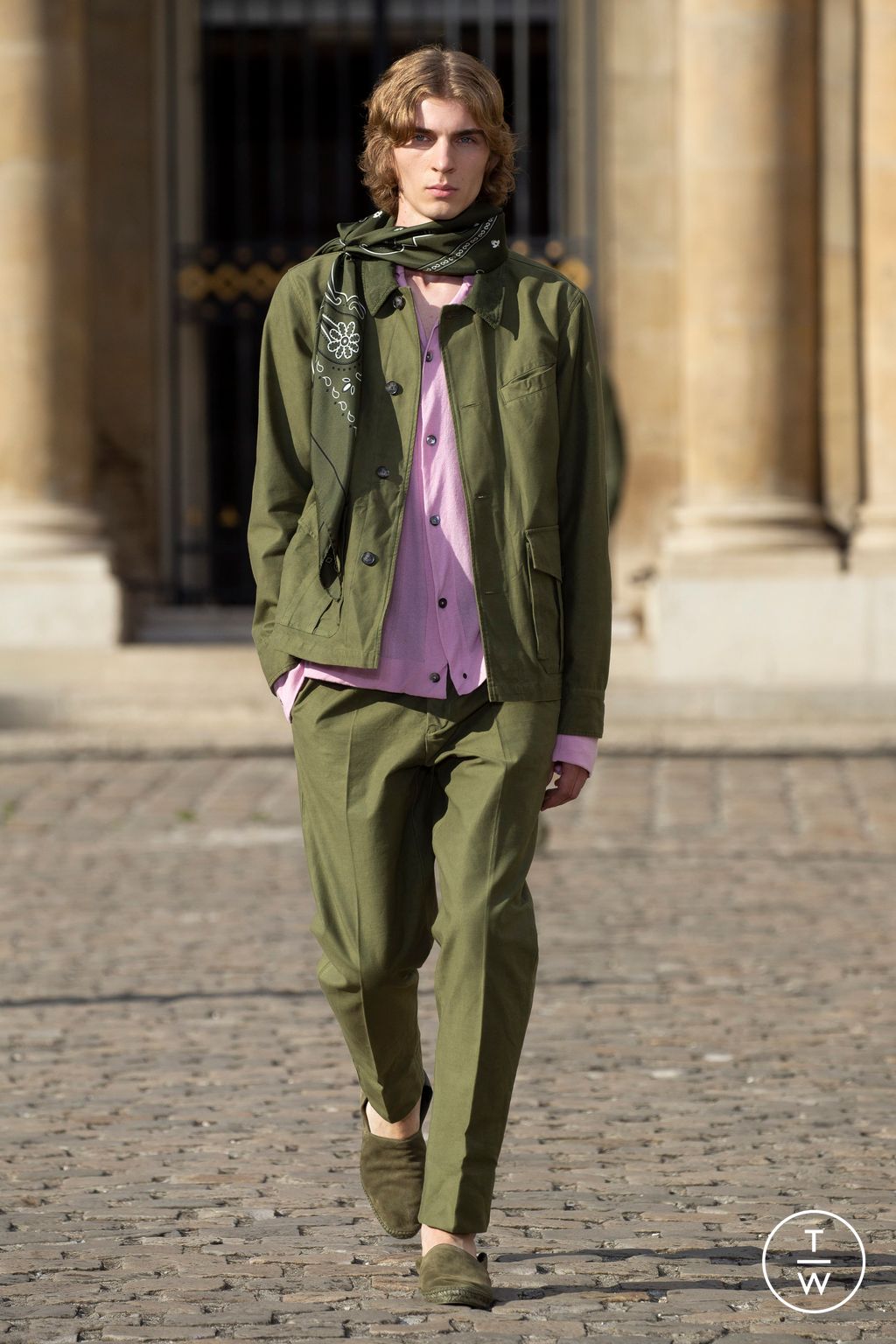 Fashion Week Paris Spring/Summer 2023 look 34 from the Officine Générale collection menswear