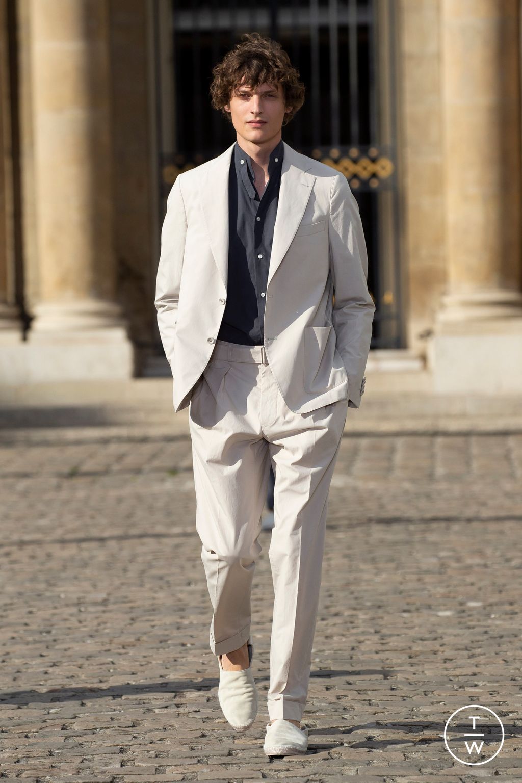 Fashion Week Paris Spring/Summer 2023 look 41 from the Officine Générale collection menswear