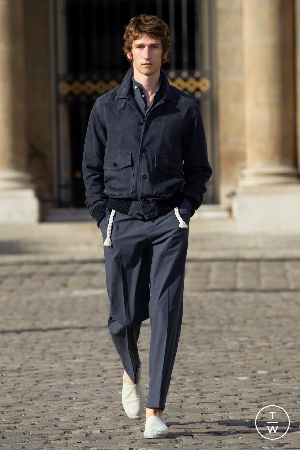 Fashion Week Paris Spring/Summer 2023 look 42 from the Officine Générale collection 男装