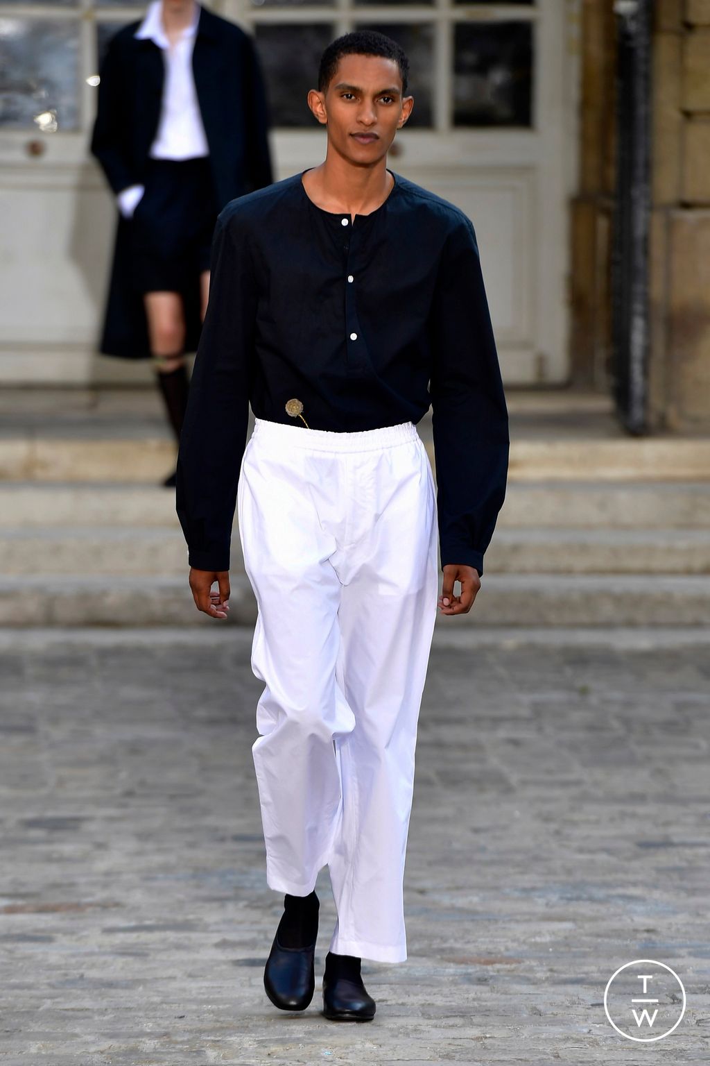 Fashion Week Paris Spring/Summer 2024 look 2 from the Officine Générale collection menswear