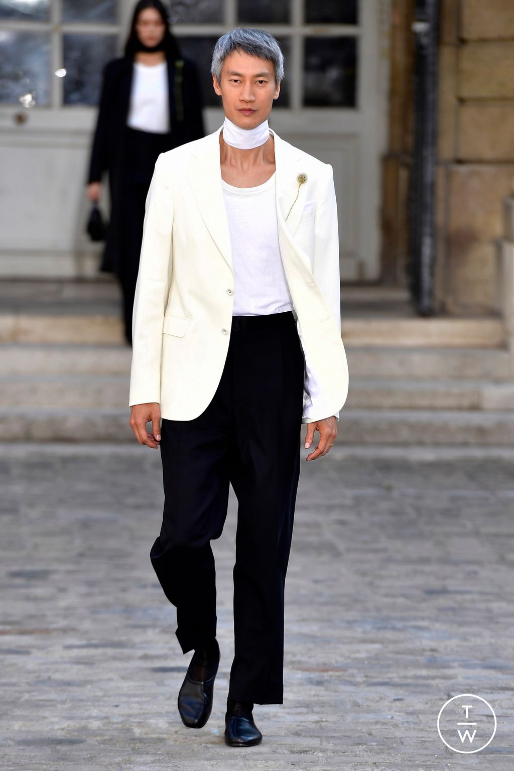 Fashion Week Paris Spring/Summer 2024 look 4 from the Officine Générale collection menswear
