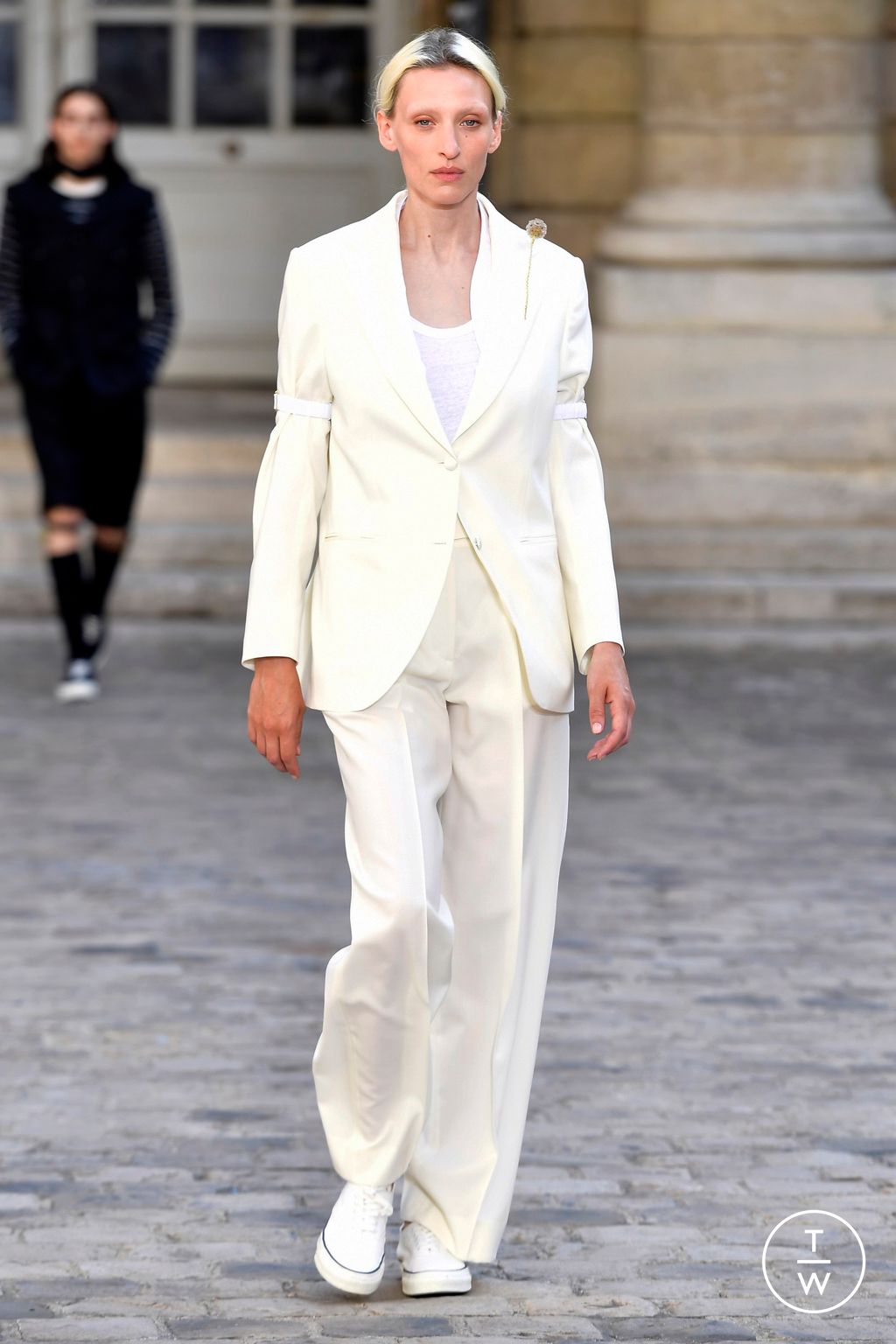 Fashion Week Paris Spring/Summer 2024 look 7 from the Officine Générale collection menswear