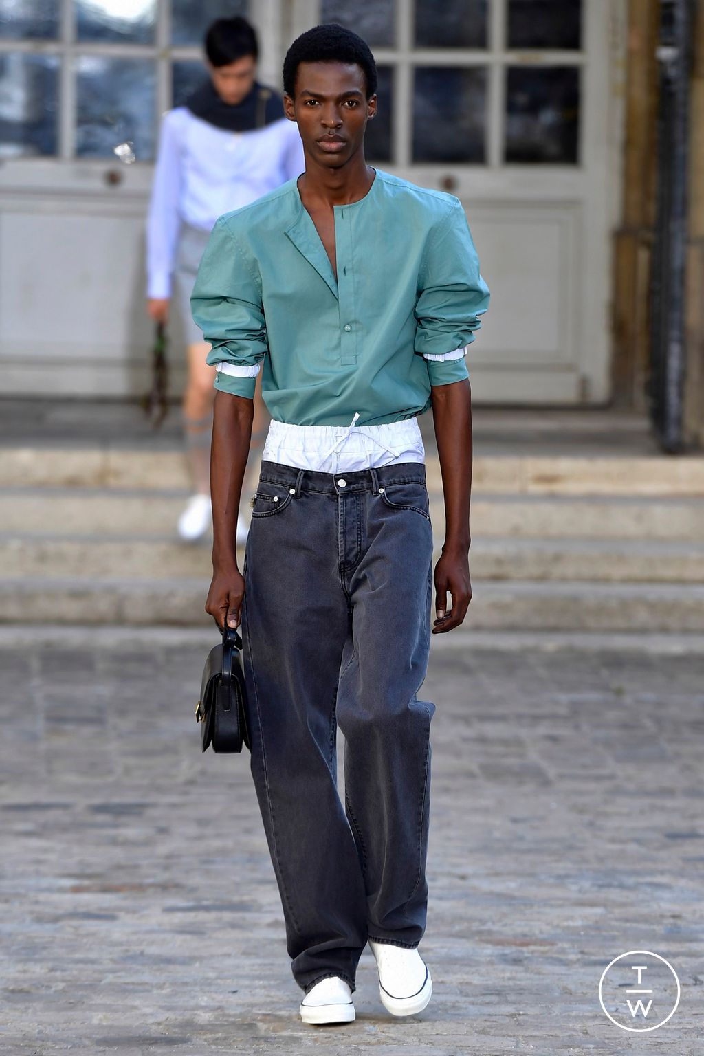 Fashion Week Paris Spring/Summer 2024 look 25 from the Officine Générale collection menswear