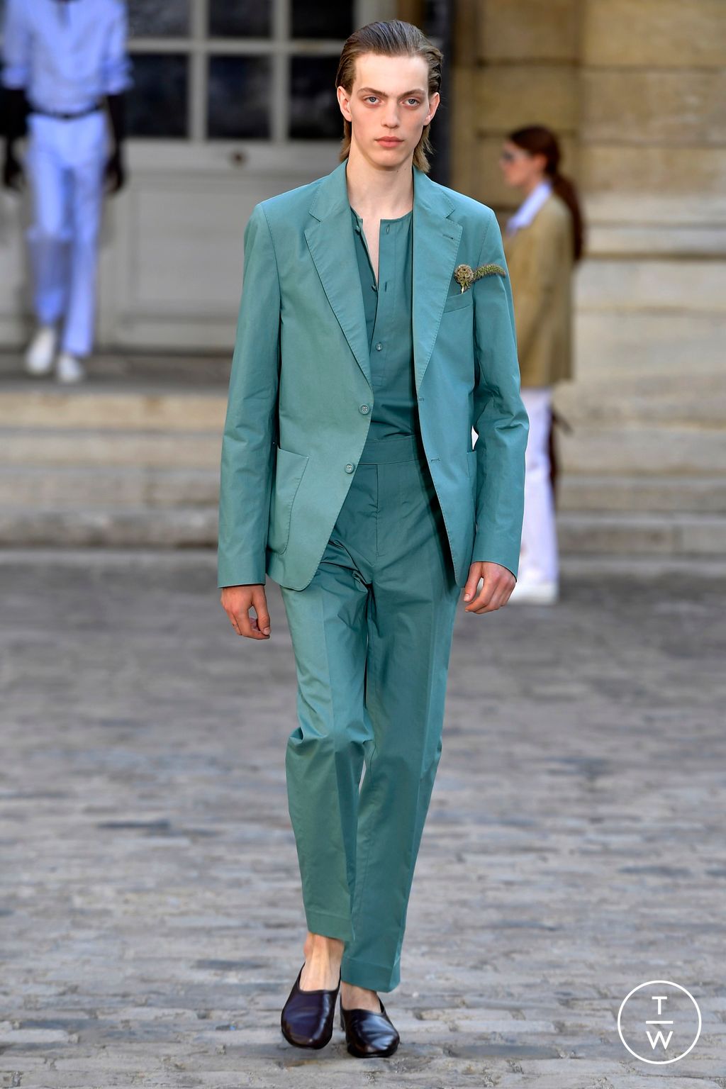 Fashion Week Paris Spring/Summer 2024 look 27 from the Officine Générale collection menswear