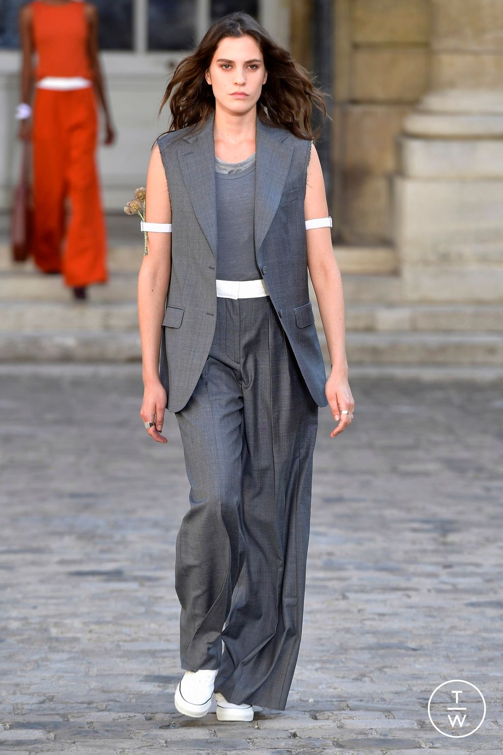 Fashion Week Paris Spring/Summer 2024 look 32 from the Officine Générale collection 男装