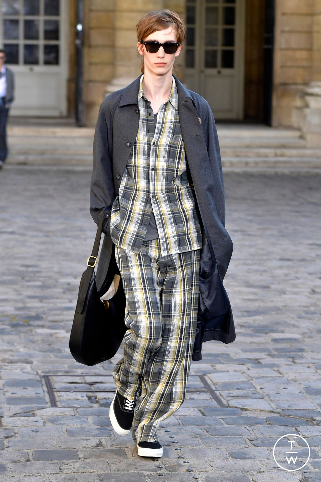 Fashion Week Paris Spring/Summer 2024 look 37 from the Officine Générale collection menswear