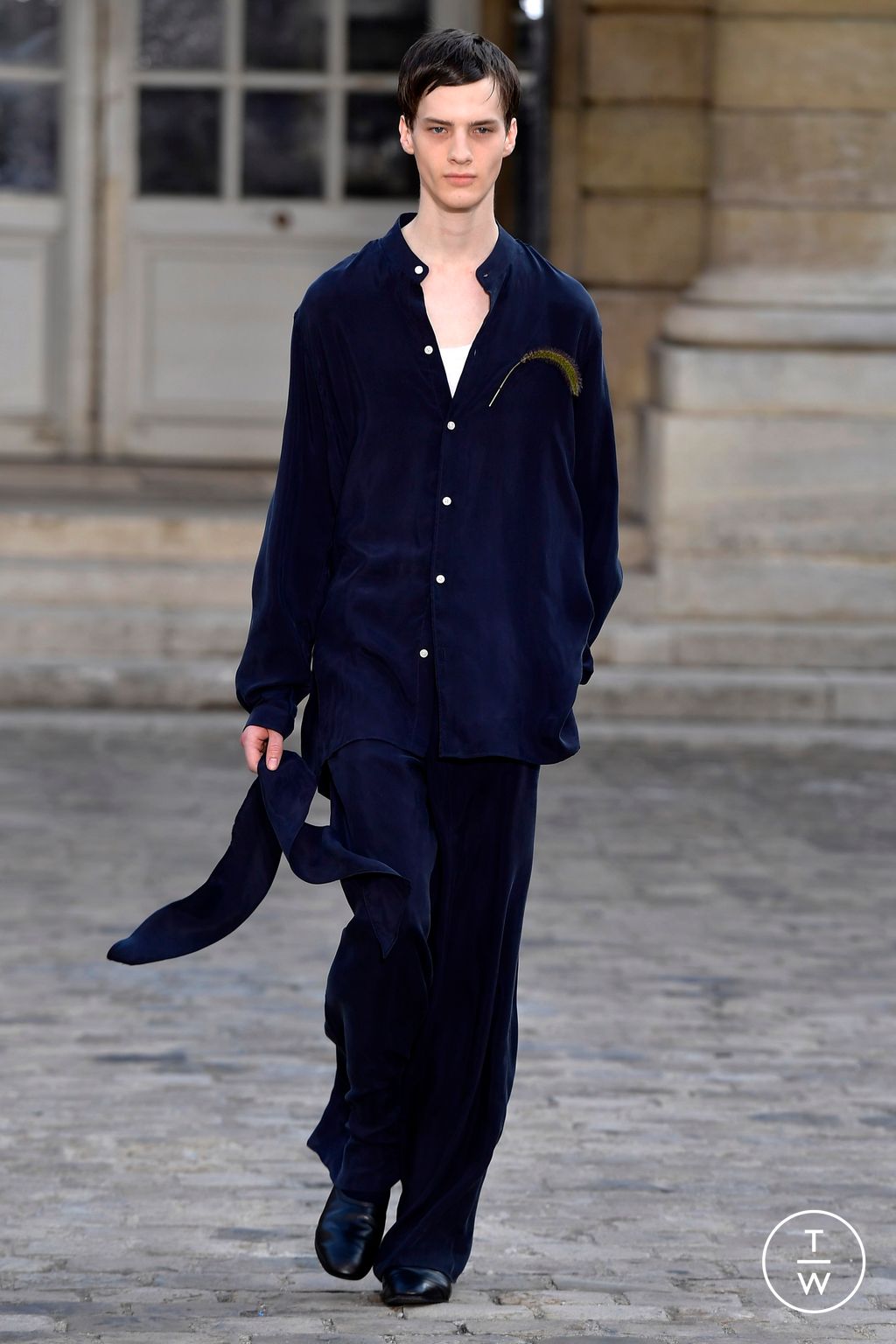 Fashion Week Paris Spring/Summer 2024 look 45 from the Officine Générale collection menswear