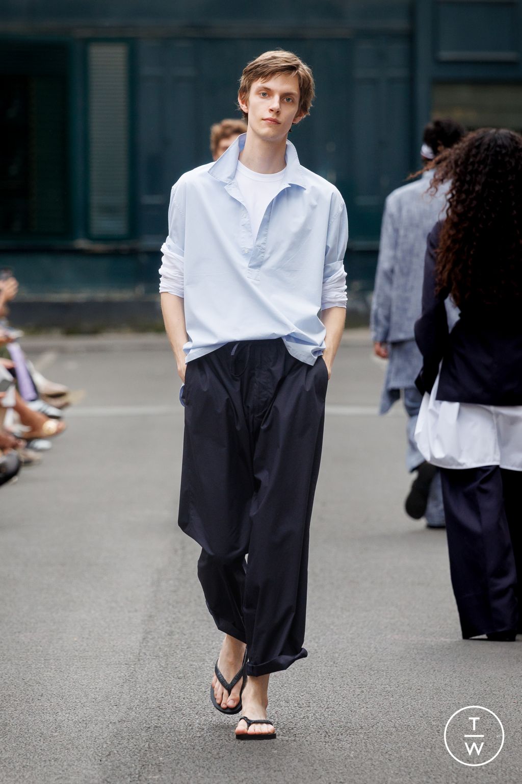 Fashion Week Paris Spring/Summer 2026 look 4 from the Officine Générale collection menswear