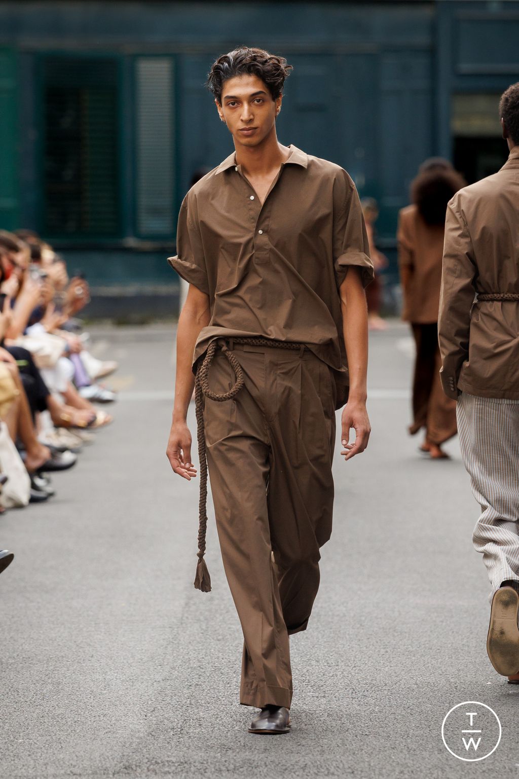 Fashion Week Paris Spring/Summer 2026 look 21 from the Officine Générale collection menswear