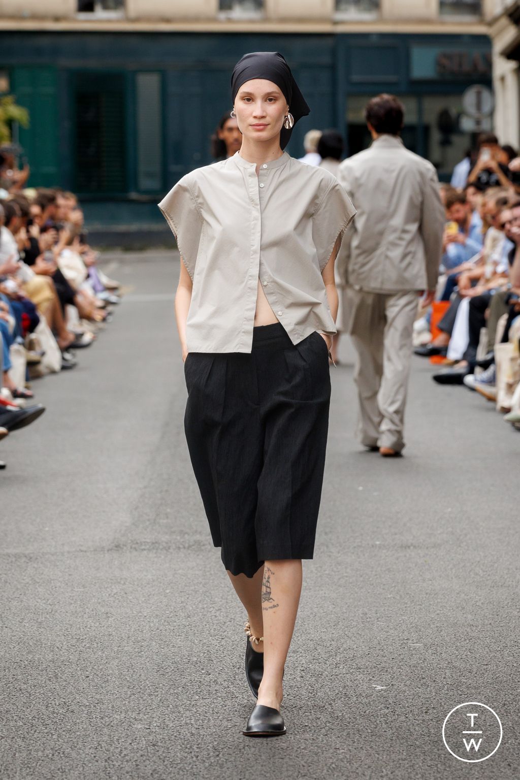 Fashion Week Paris Spring/Summer 2026 look 26 from the Officine Générale collection menswear