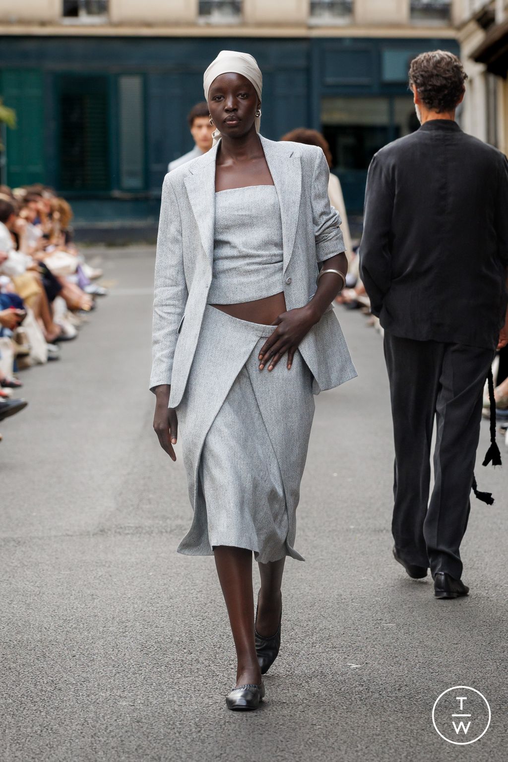 Fashion Week Paris Spring/Summer 2026 look 36 from the Officine Générale collection menswear