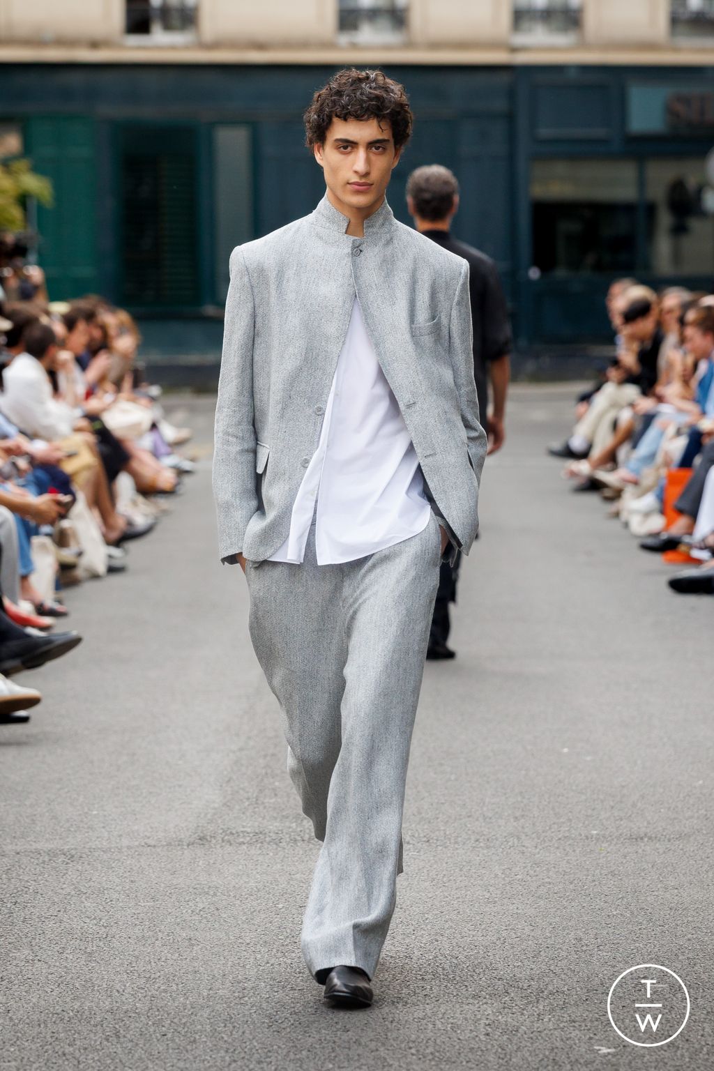 Fashion Week Paris Spring/Summer 2026 look 37 from the Officine Générale collection menswear