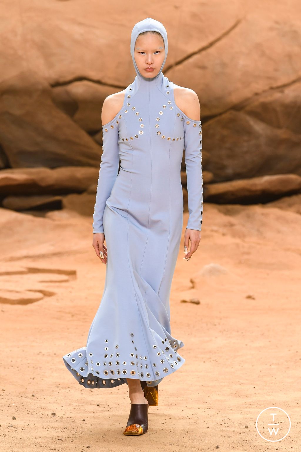 Fashion Week Paris Fall/Winter 2023 look 19 from the Off-White collection womenswear