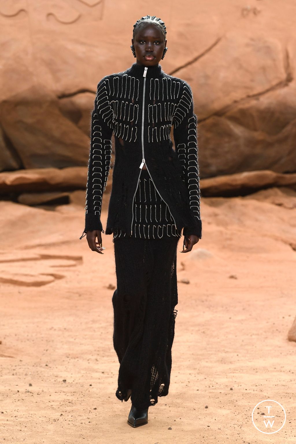 Fashion Week Paris Fall/Winter 2023 look 29 from the Off-White collection womenswear