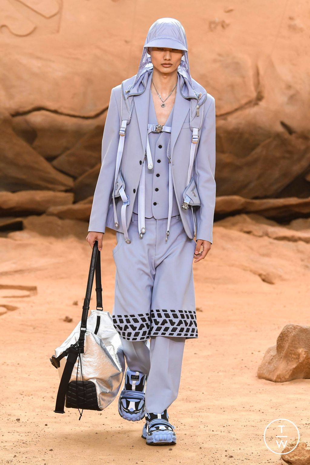 Fashion Week Paris Fall/Winter 2023 look 42 from the Off-White collection 女装