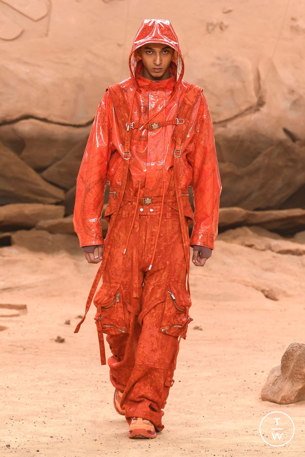Fashion Week Paris Fall/Winter 2023 look 49 from the Off-White collection 女装