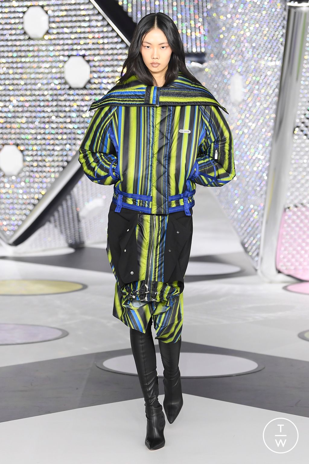Fashion Week Paris Fall/Winter 2024 look 9 from the Off-White collection womenswear
