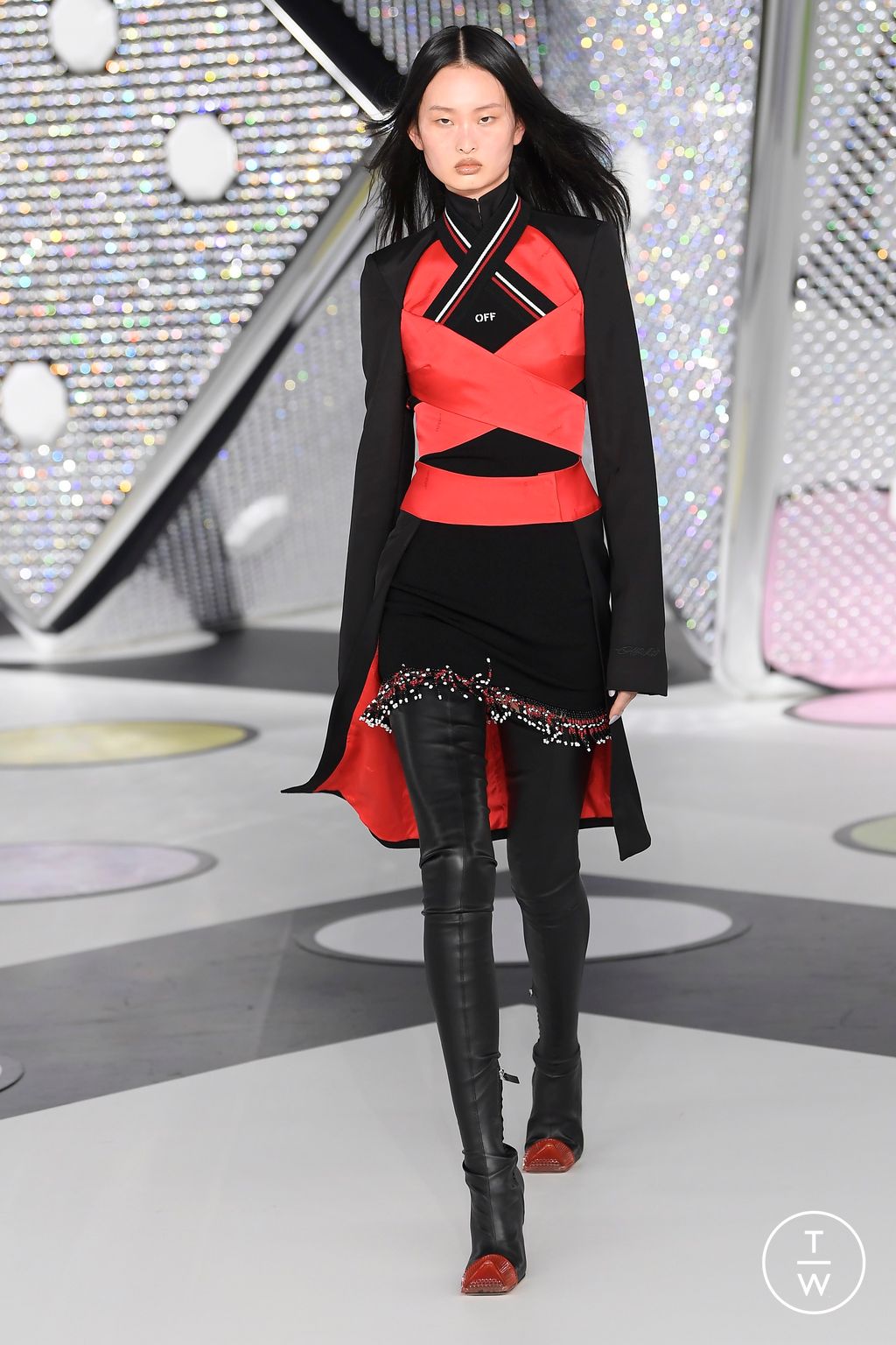 Fashion Week Paris Fall/Winter 2024 look 16 from the Off-White collection 女装