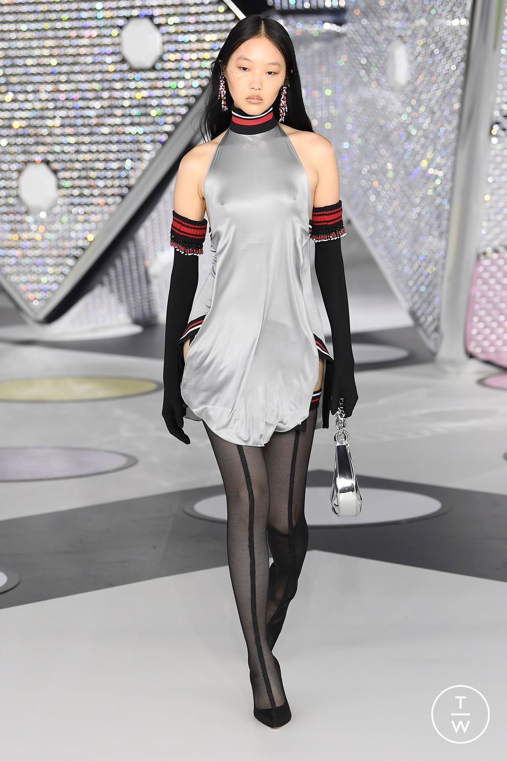 Fashion Week Paris Fall/Winter 2024 look 18 from the Off-White collection 女装