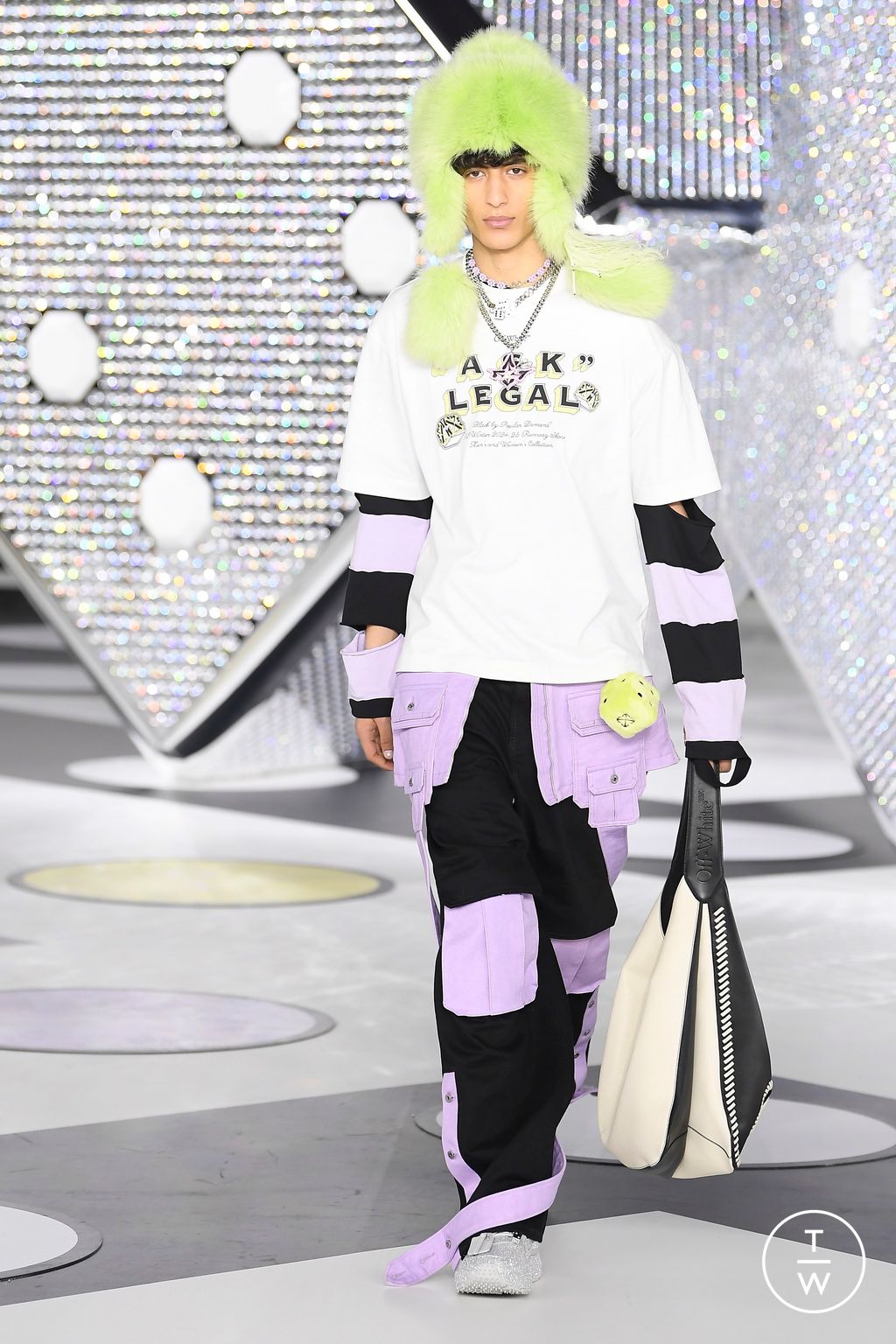 Fashion Week Paris Fall/Winter 2024 look 37 from the Off-White collection womenswear