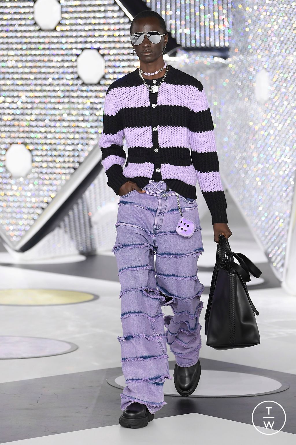 Fashion Week Paris Fall/Winter 2024 look 38 from the Off-White collection 女装