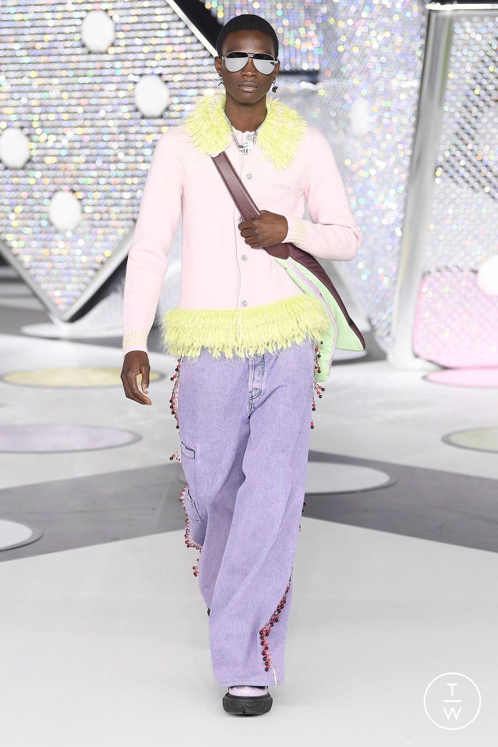 Fashion Week Paris Fall/Winter 2024 look 39 from the Off-White collection womenswear