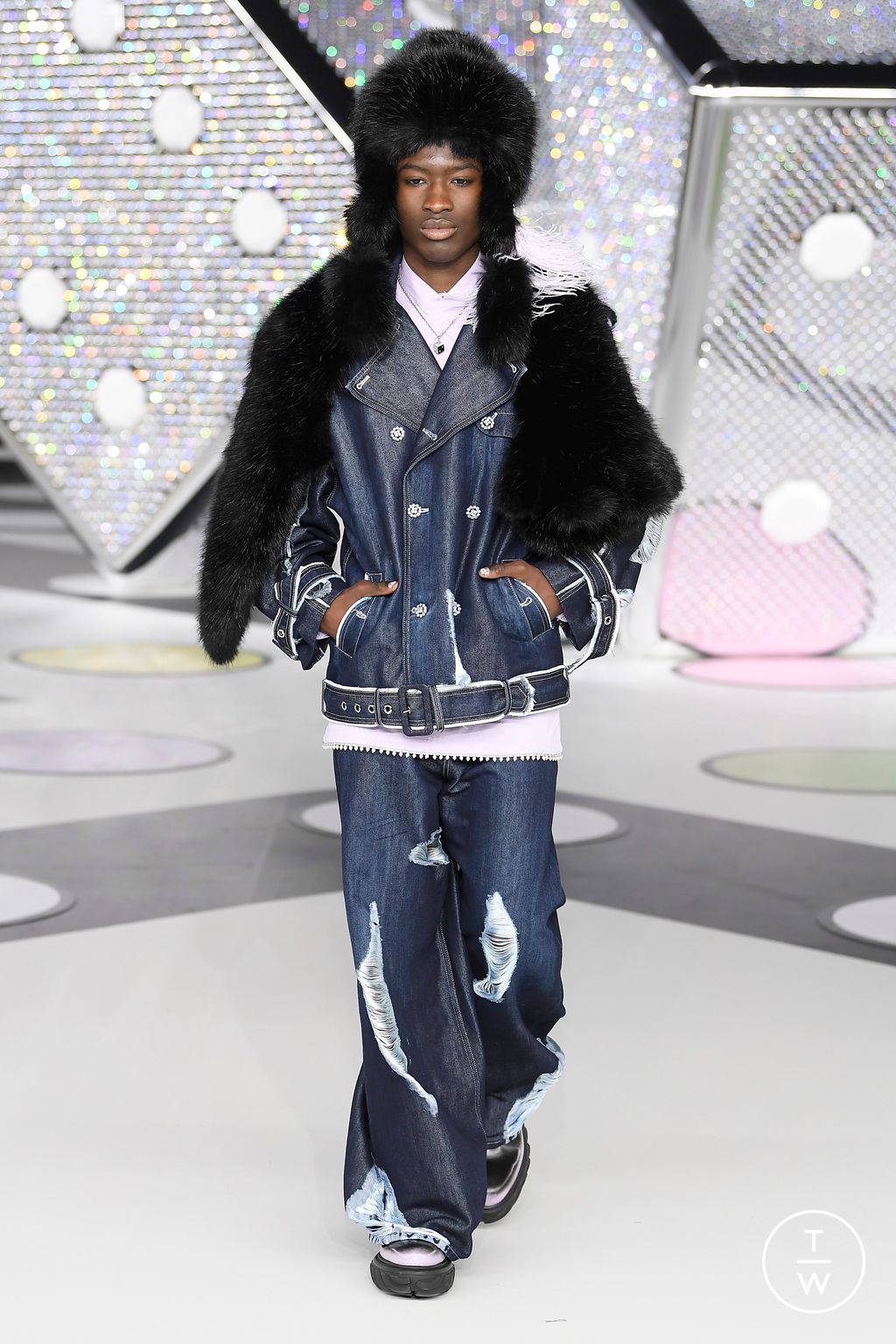 Fashion Week Paris Fall/Winter 2024 look 47 from the Off-White collection womenswear