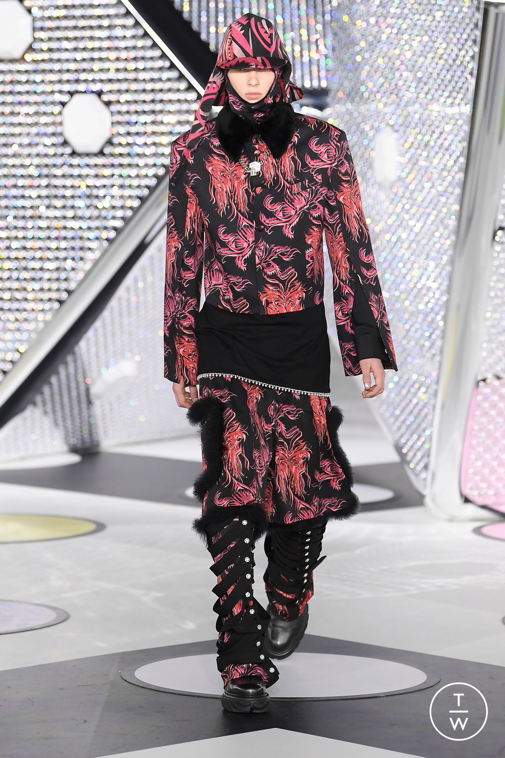 Fashion Week Paris Fall/Winter 2024 look 49 from the Off-White collection 女装