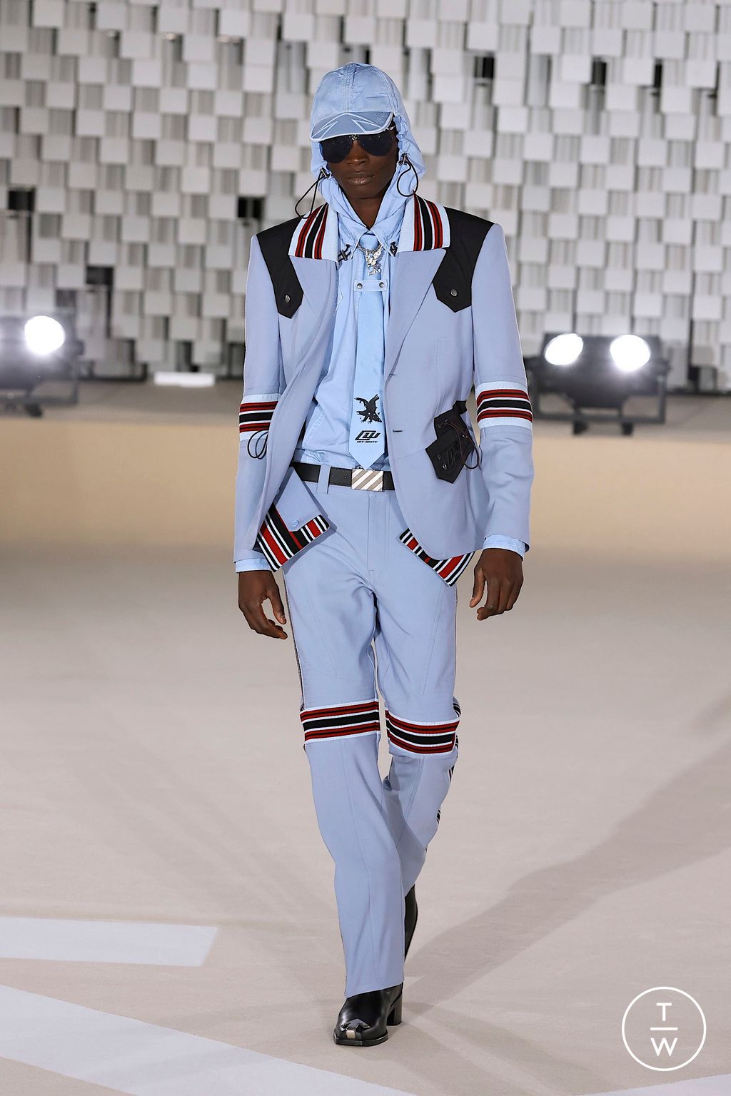 Fashion Week Paris Fall/Winter 2025 look 3 from the Off-White collection womenswear