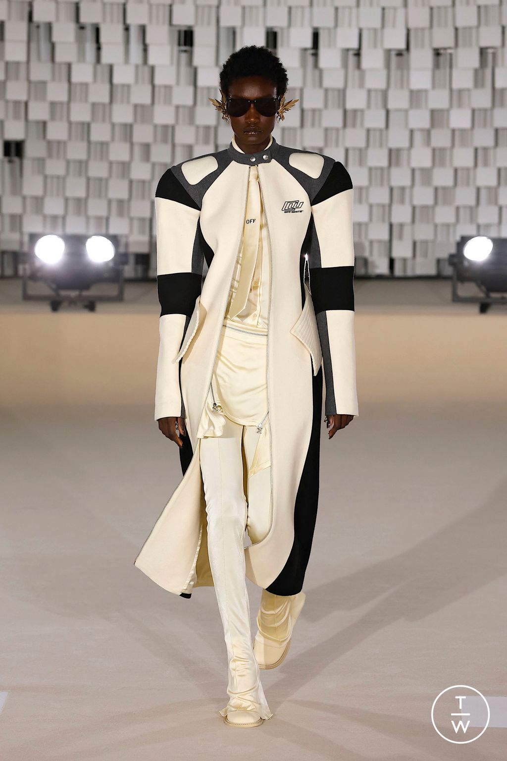 Fashion Week Paris Fall/Winter 2025 look 5 from the Off-White collection womenswear