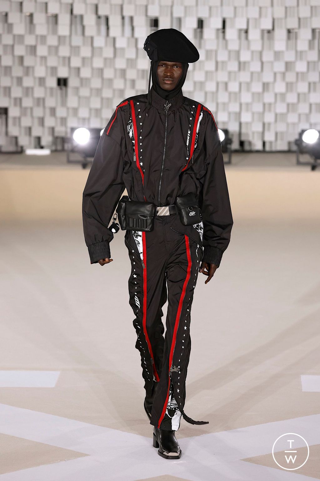 Fashion Week Paris Fall/Winter 2025 look 12 from the Off-White collection womenswear