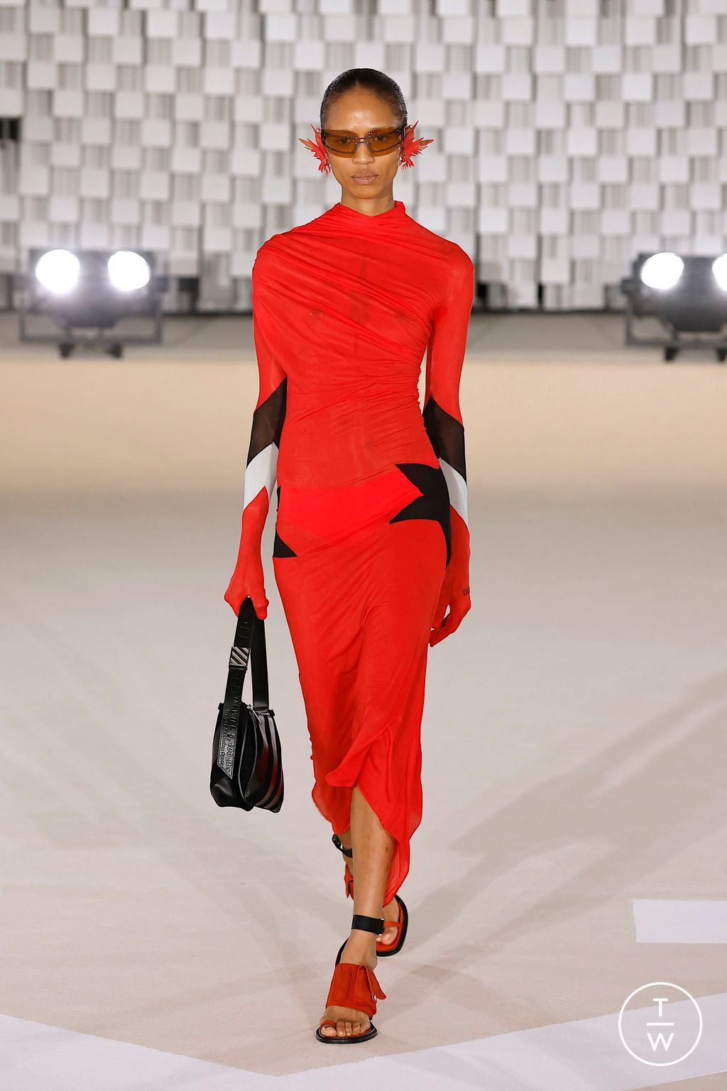 Fashion Week Paris Fall/Winter 2025 look 23 from the Off-White collection womenswear