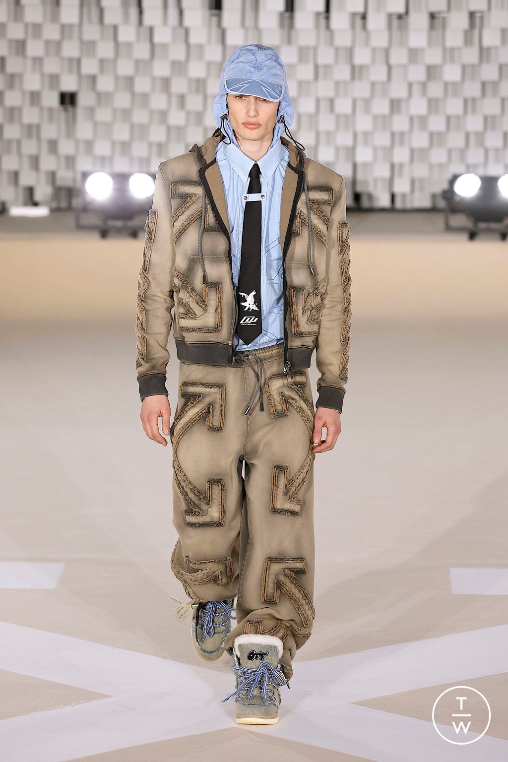 Fashion Week Paris Fall/Winter 2025 look 25 from the Off-White collection womenswear