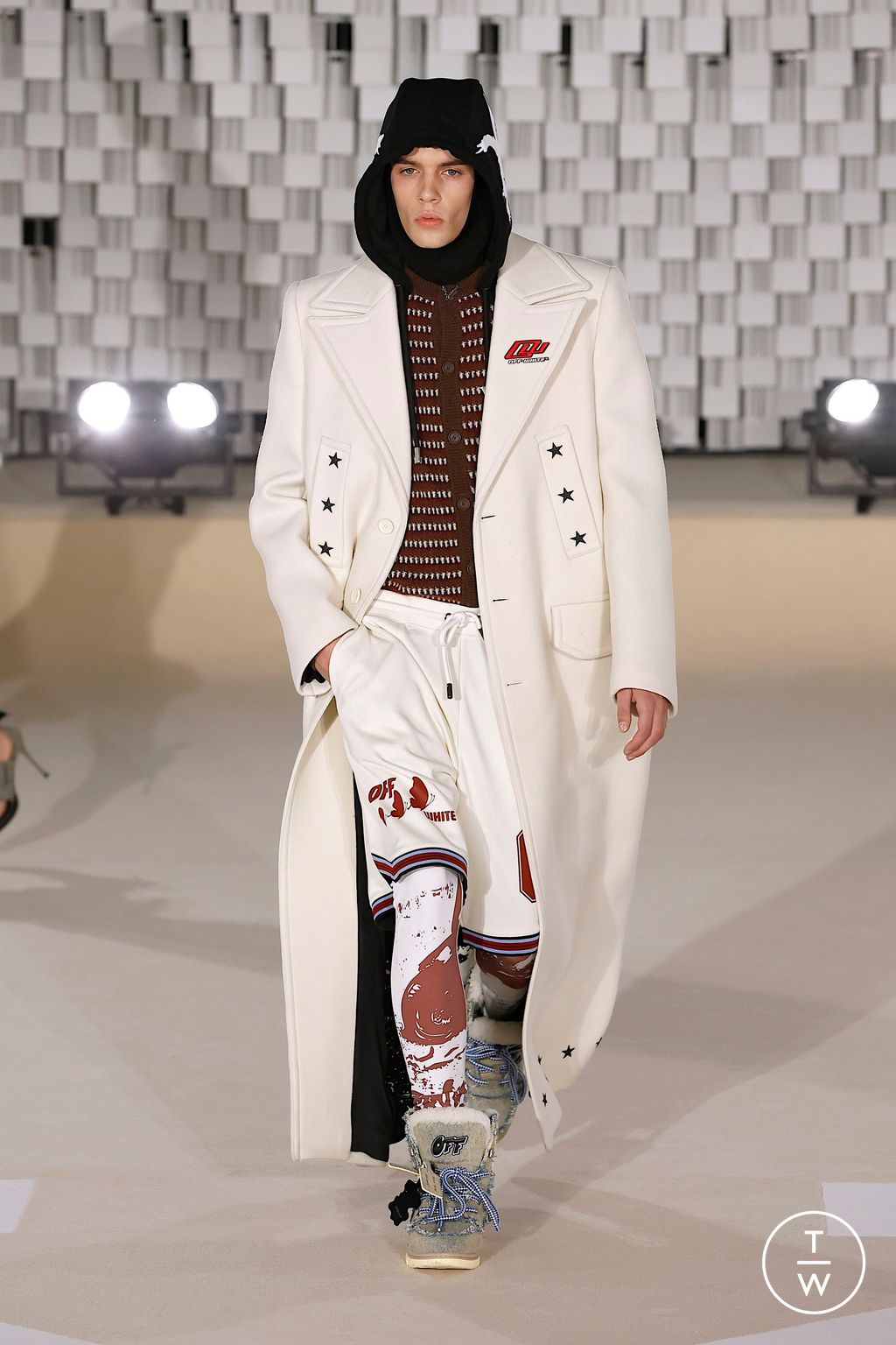 Fashion Week Paris Fall/Winter 2025 look 39 from the Off-White collection womenswear