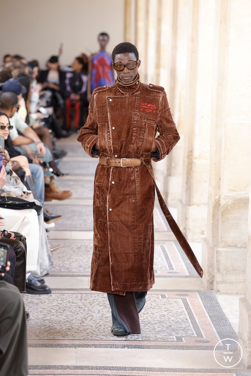 Fashion Week Paris Fall/Winter 2026 look 1 from the Off-White collection womenswear