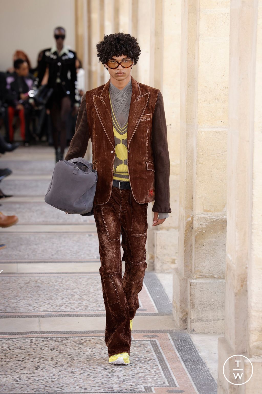 Fashion Week Paris Fall/Winter 2026 look 9 from the Off-White collection womenswear