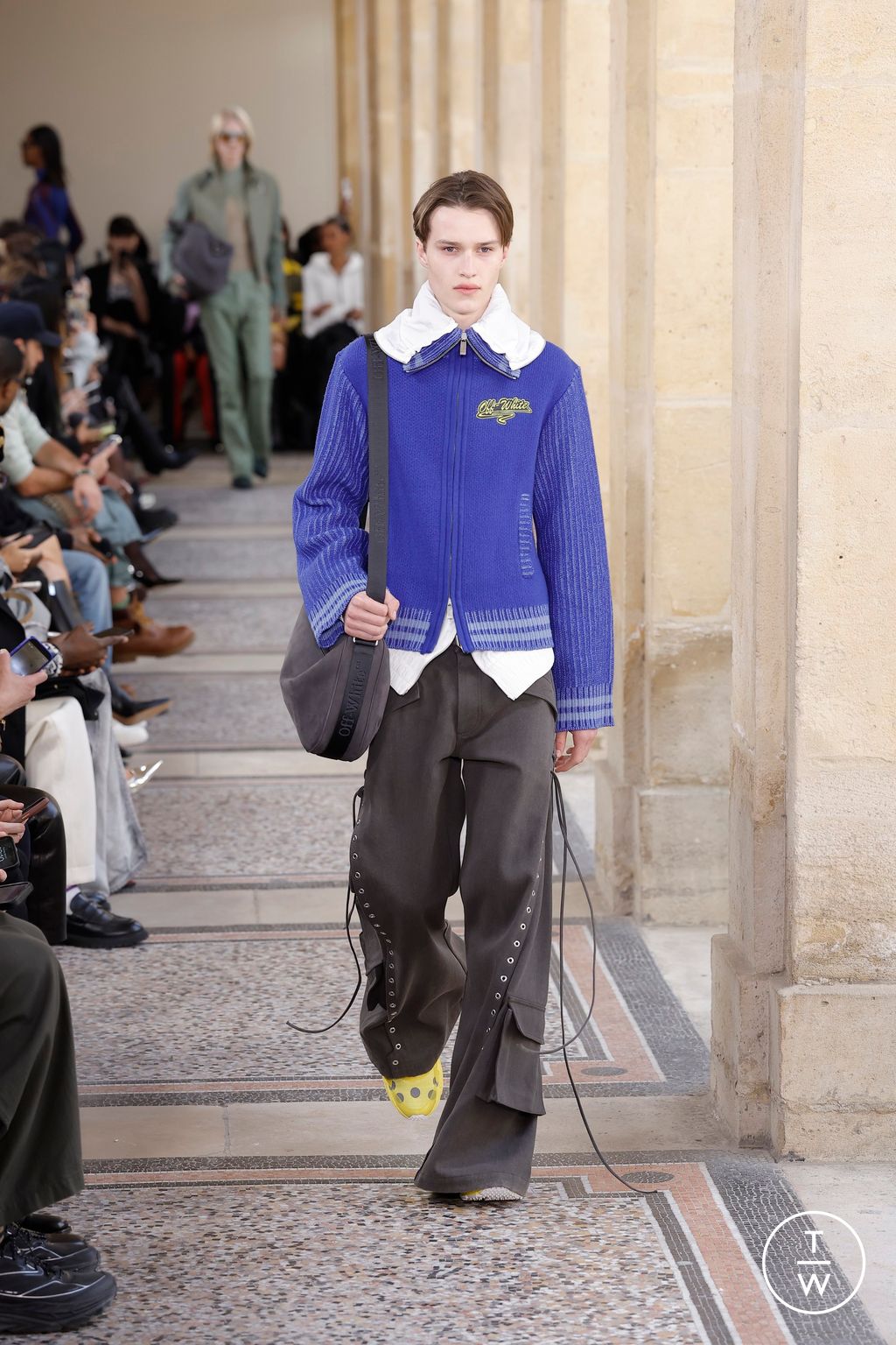 Fashion Week Paris Fall/Winter 2026 look 16 from the Off-White collection 女装